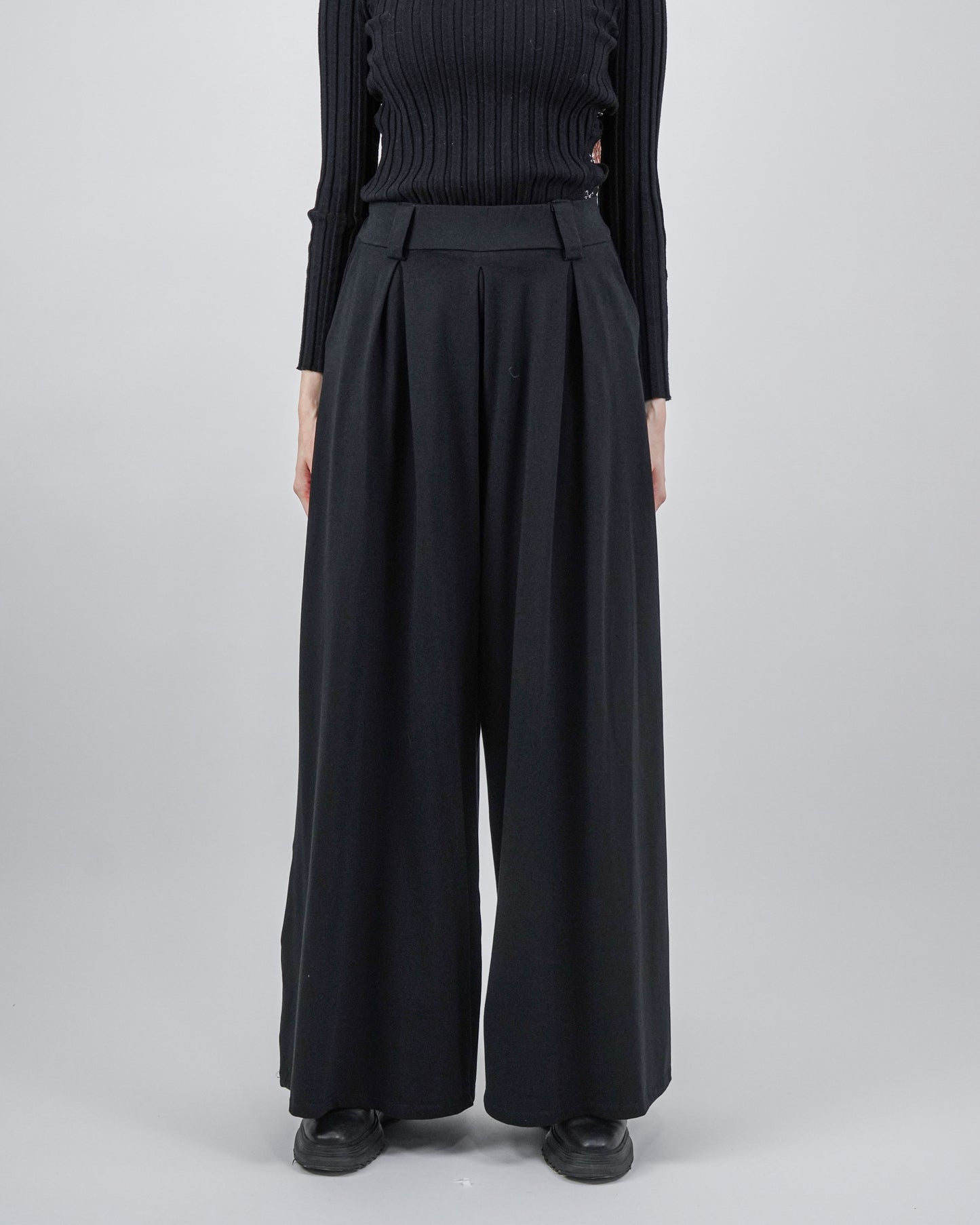 Pantaloni Wide-Leg cu Pense Negri (S-XL)