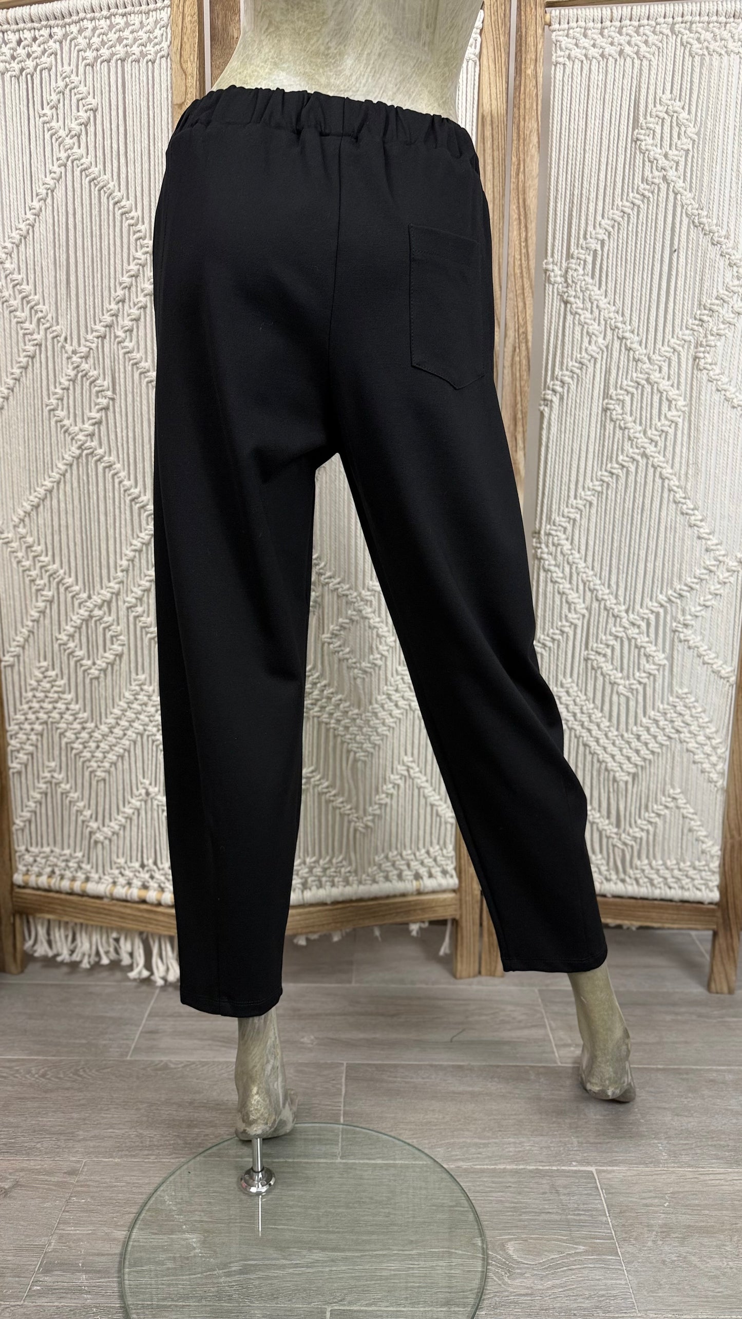 Pantaloni Dama – Croiala Dreapta cu Pense Laterale