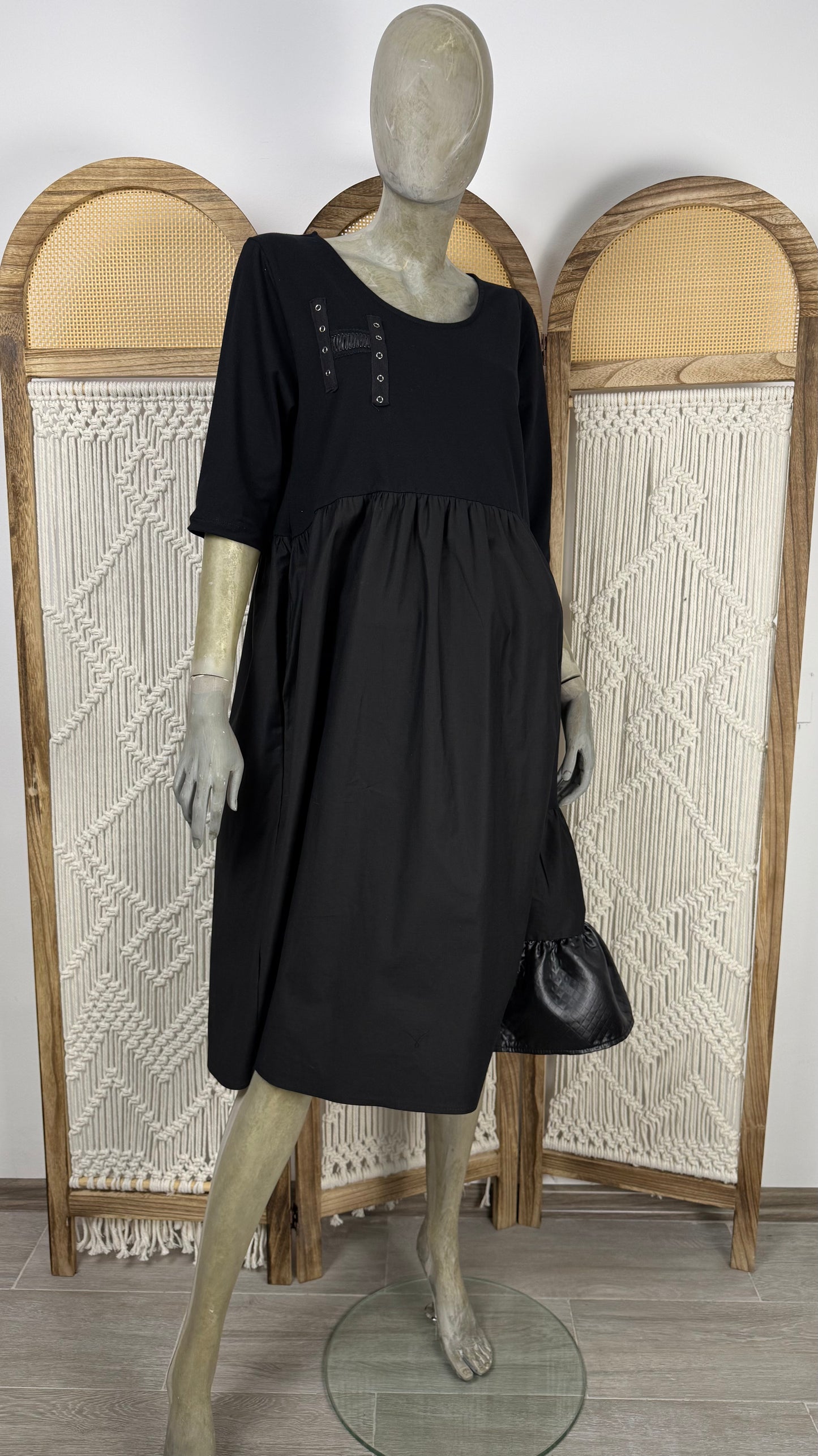 Rochie neagra din tafta cu volane