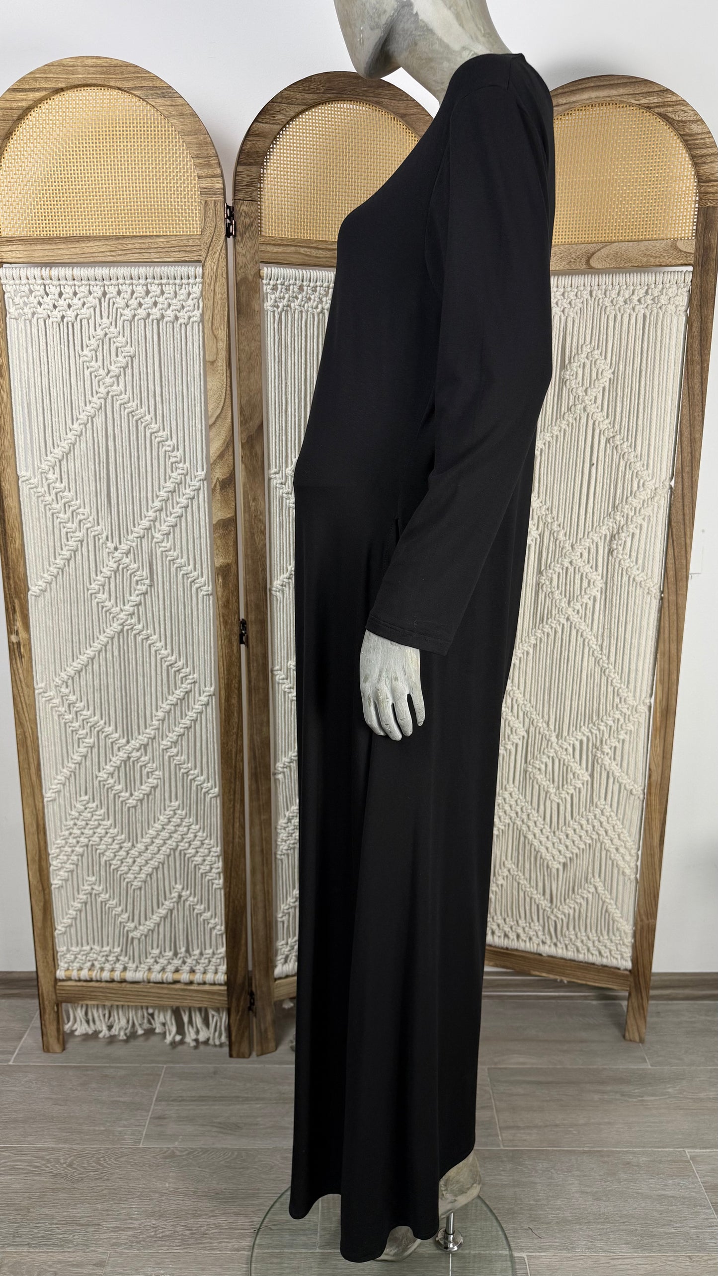 Rochie neagra lunga cu snur si maneca lunga