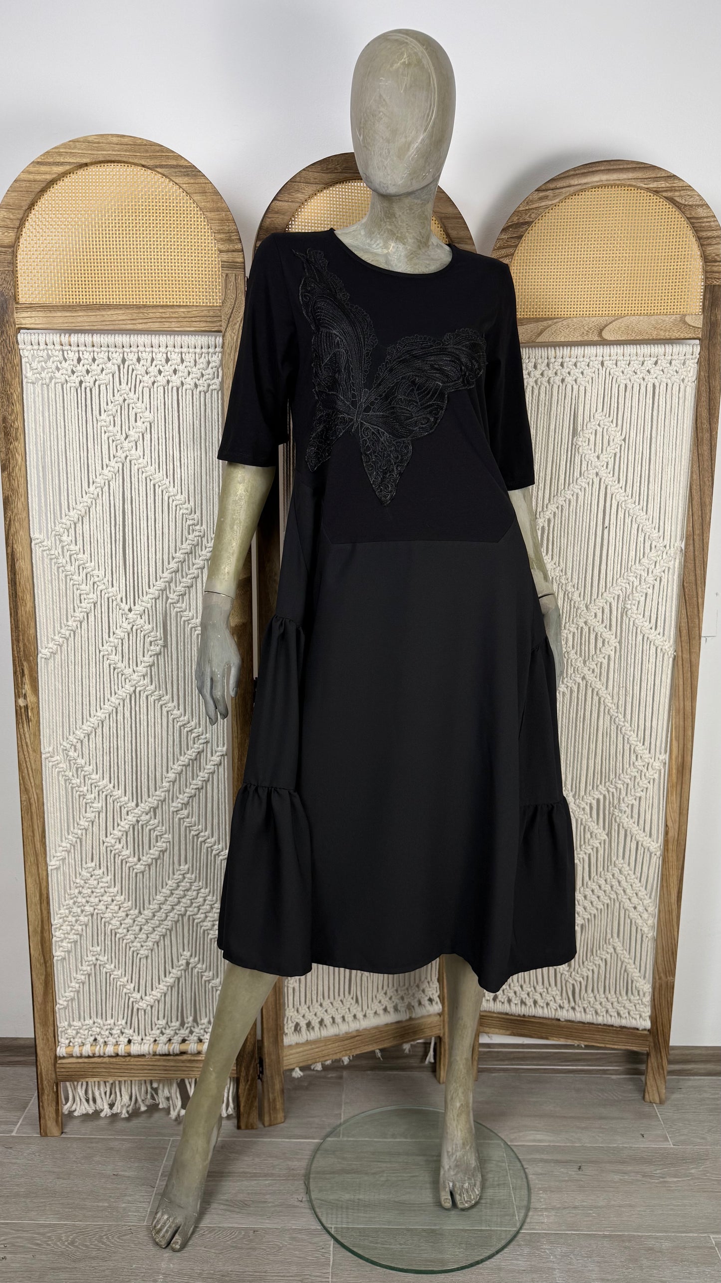 ROCHIE NEAGRA CU APLICATII SI VOLANE LATERALE