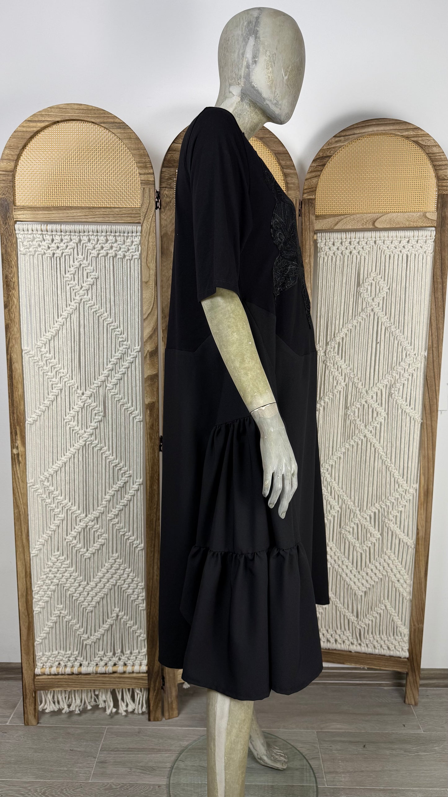 ROCHIE NEAGRA CU APLICATII SI VOLANE LATERALE