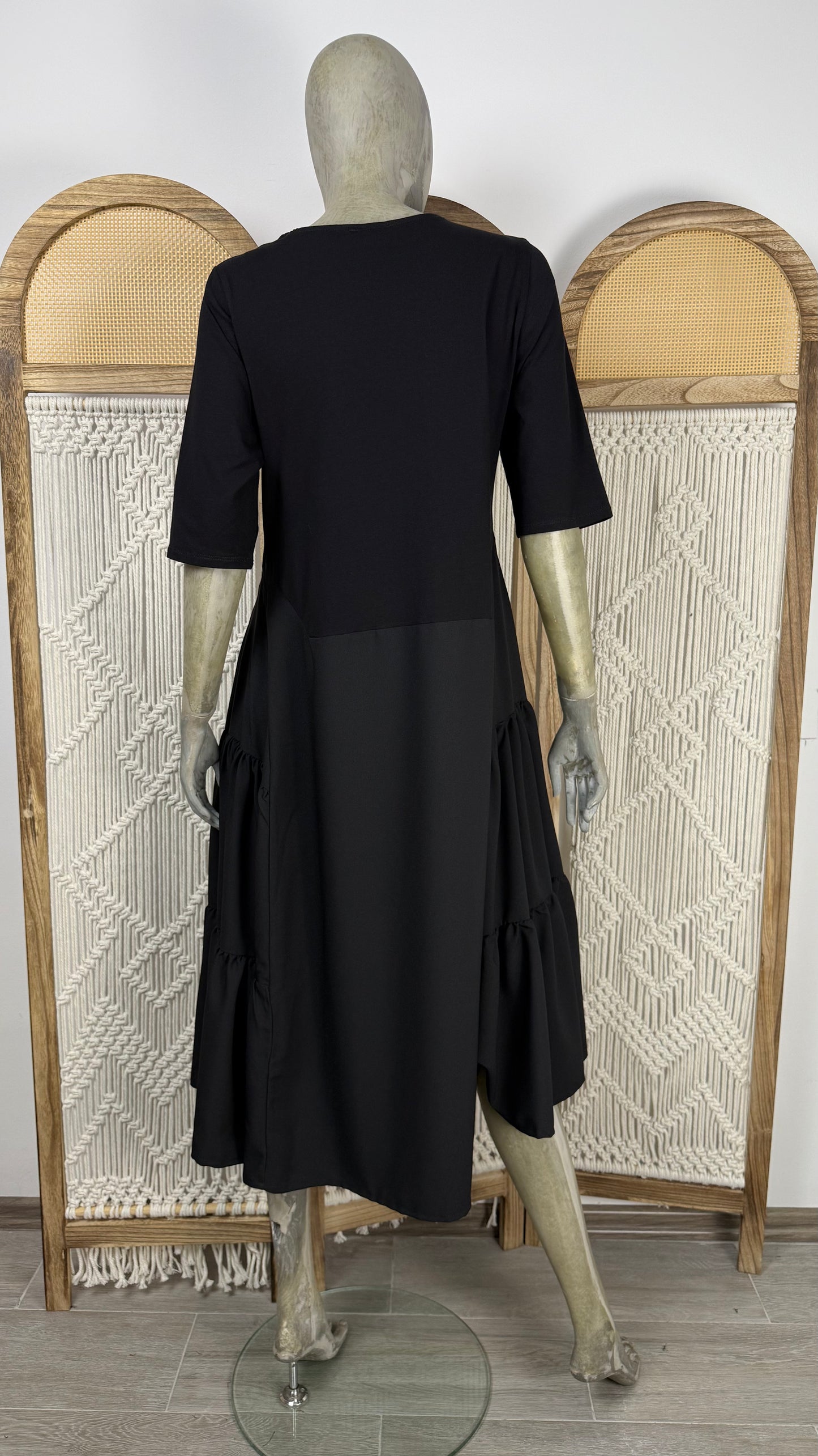 ROCHIE NEAGRA CU APLICATII SI VOLANE LATERALE
