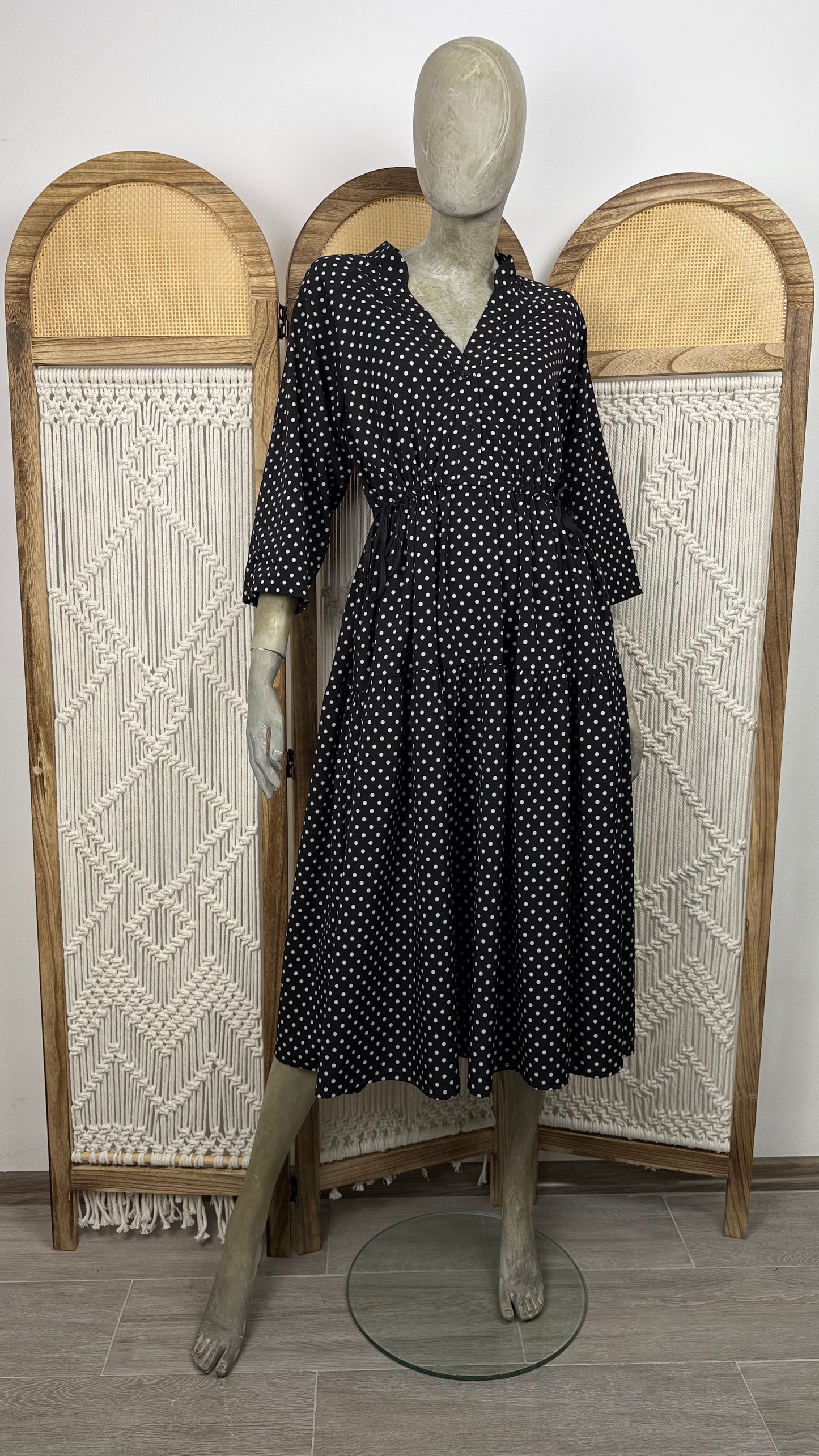 ROCHIE NEAGRA CU BULINE SI MANSETE CONTRAST