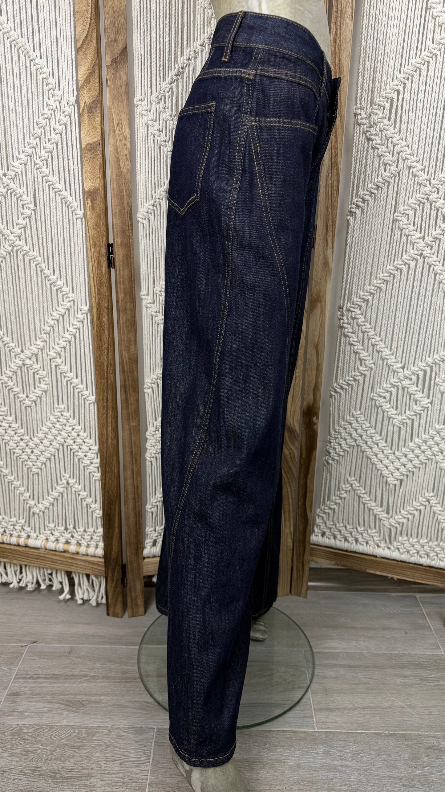 Blugi jeans albastrii cu picior wide si cusaturi in V