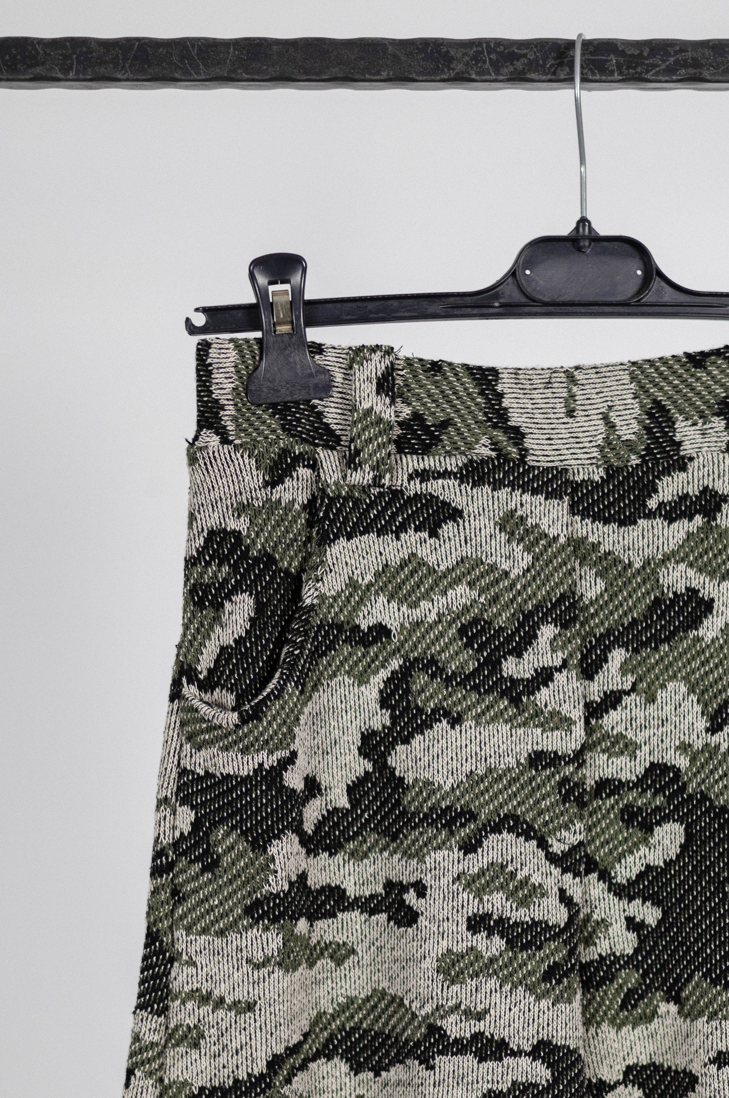 Pantaloni Largi Dama – Camuflaj Texturat Bumbac