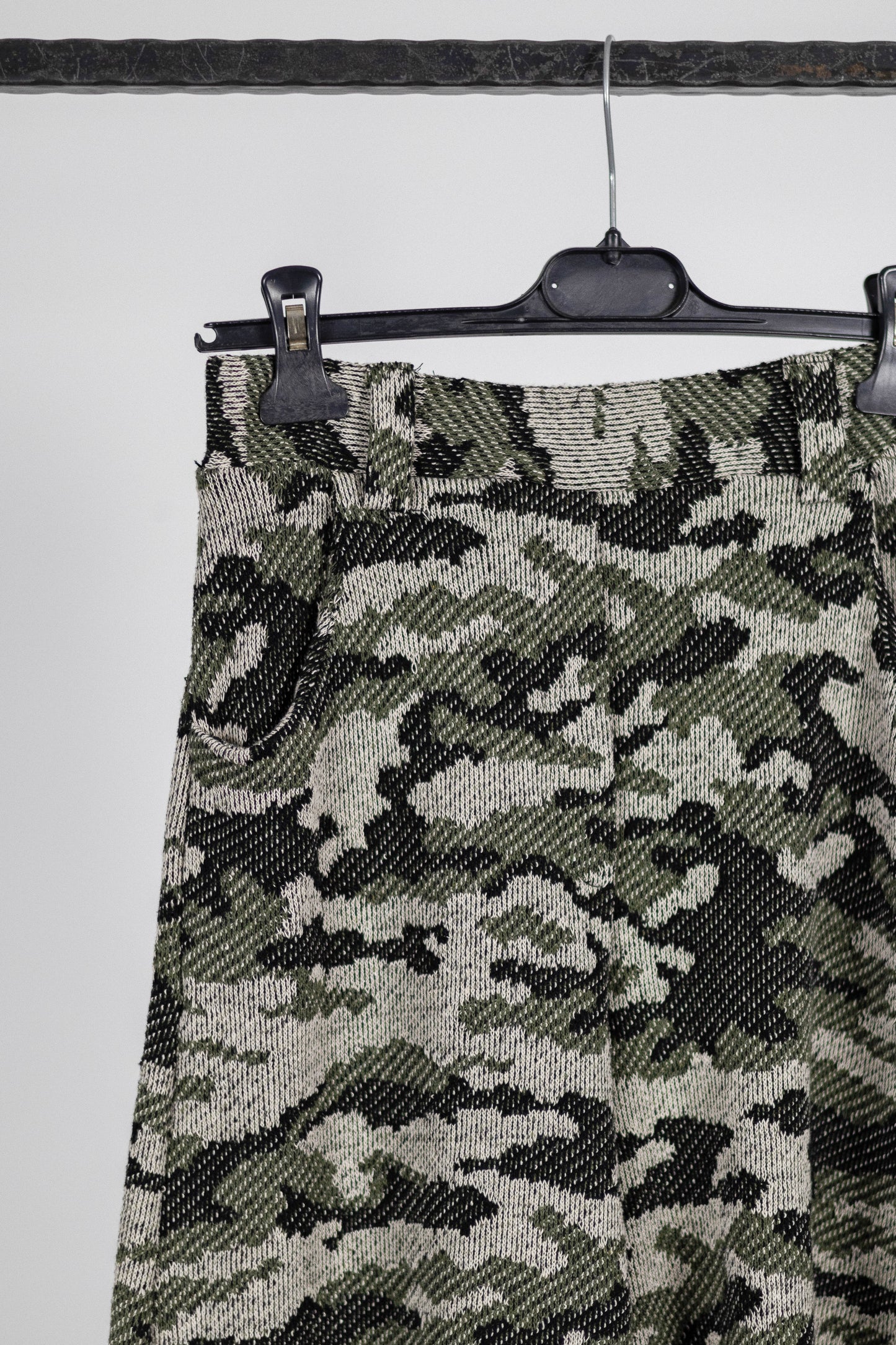 Pantaloni Largi Dama – Camuflaj Texturat Bumbac