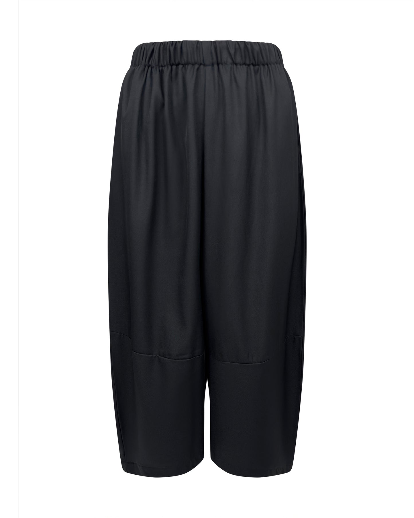 Pantaloni negri 3/4 Qarma Black cu tur lasat si croi lejer
