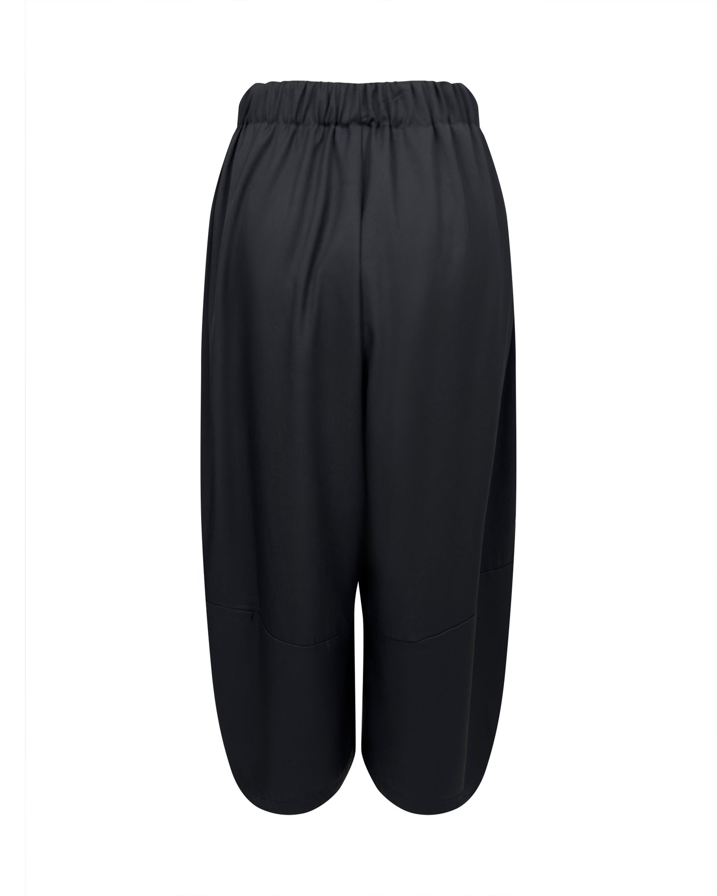 Pantaloni negri 3/4 Qarma Black cu tur lasat si croi lejer