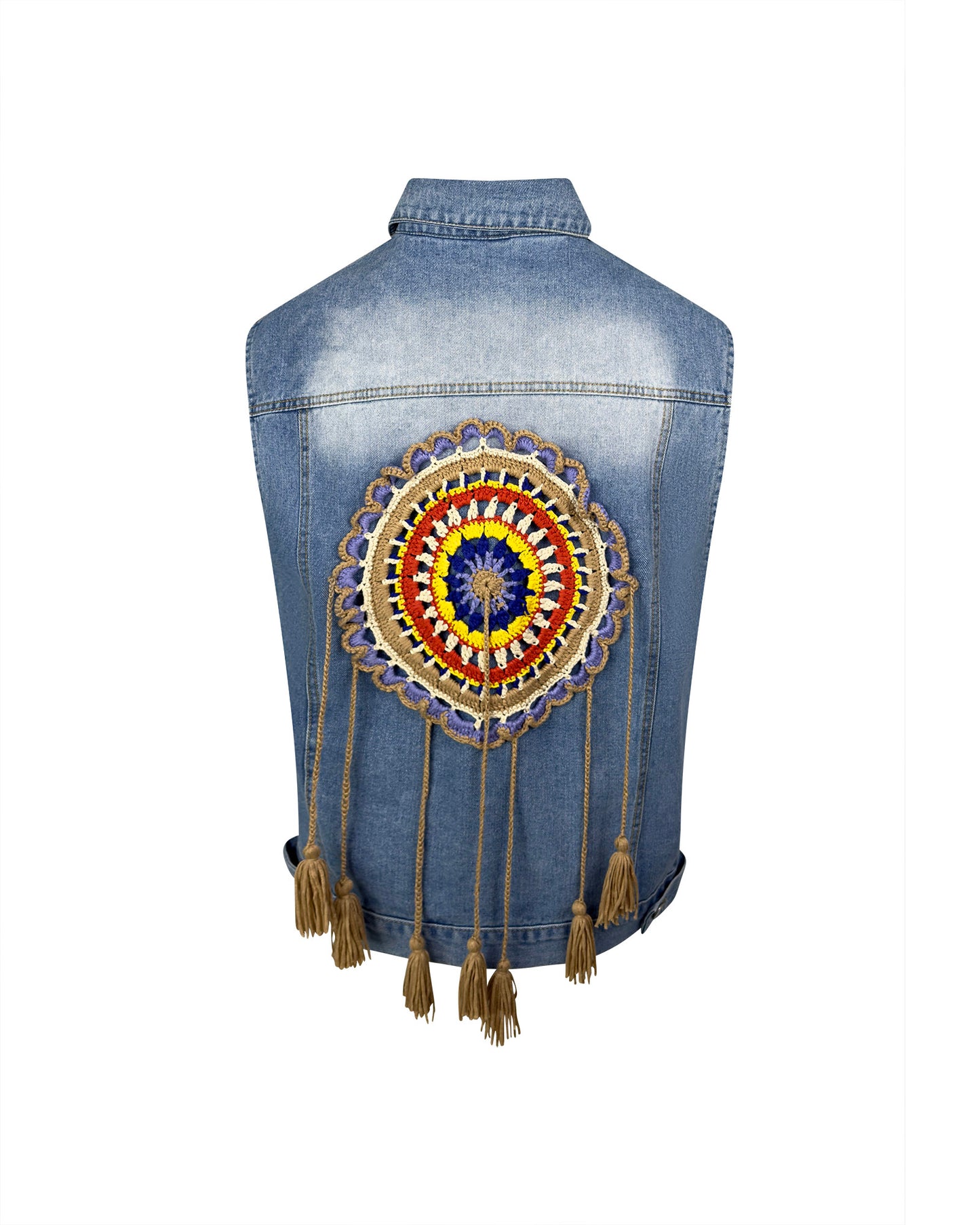 Vesta denim albastra cu aplicatie crosetata boho pe spate - simpla / accesorizata manual