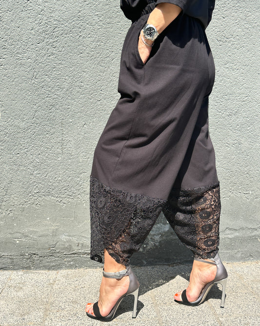 Pantaloni Tip Lalea din Bumbac cu Dantelă (S-XL)