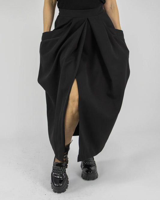 Fustă Neagră Drapată din Viscoză | Mărime Universală (S-L) | Qarma