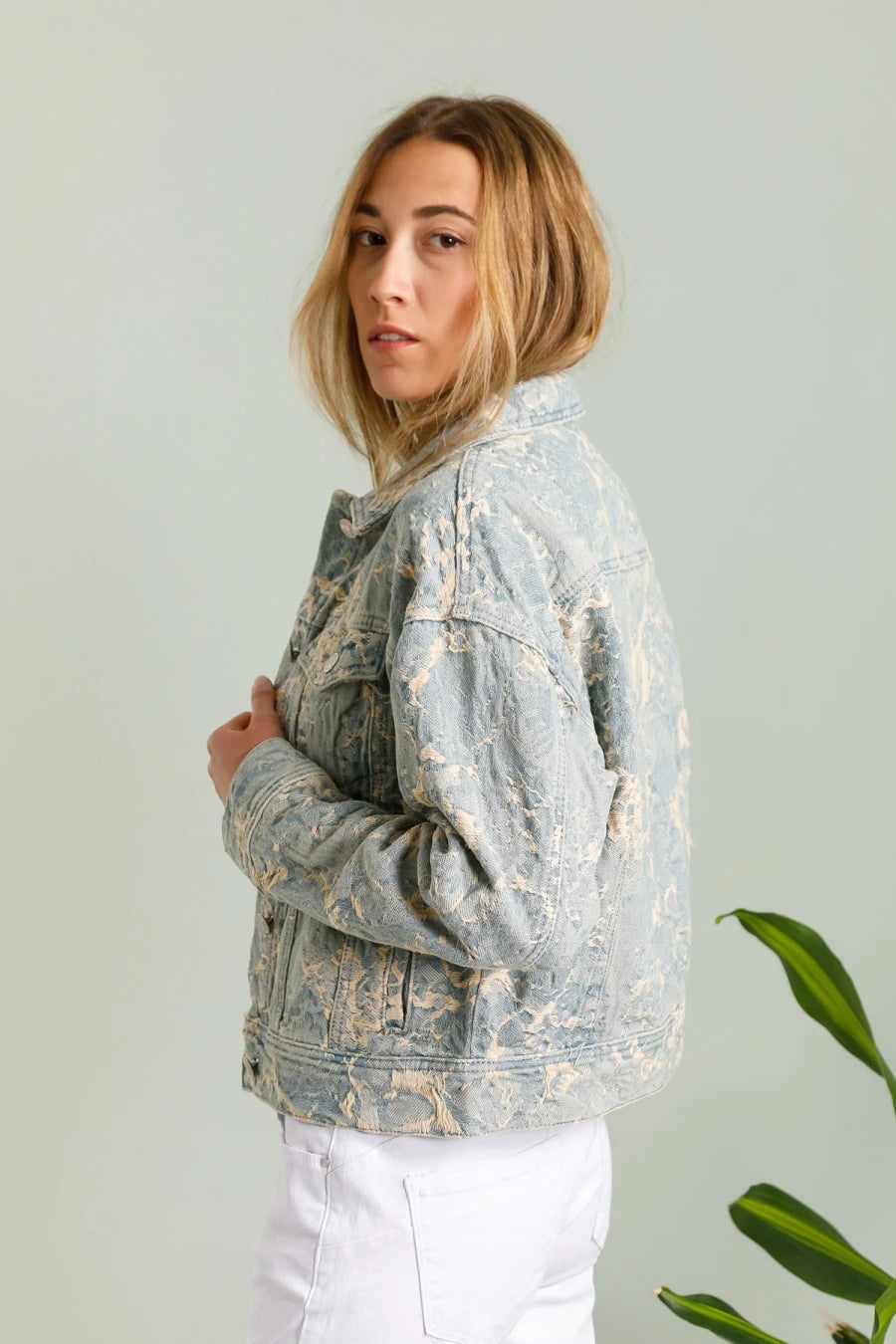 Jacheta denim prespalat marmorata cu efect - simpla