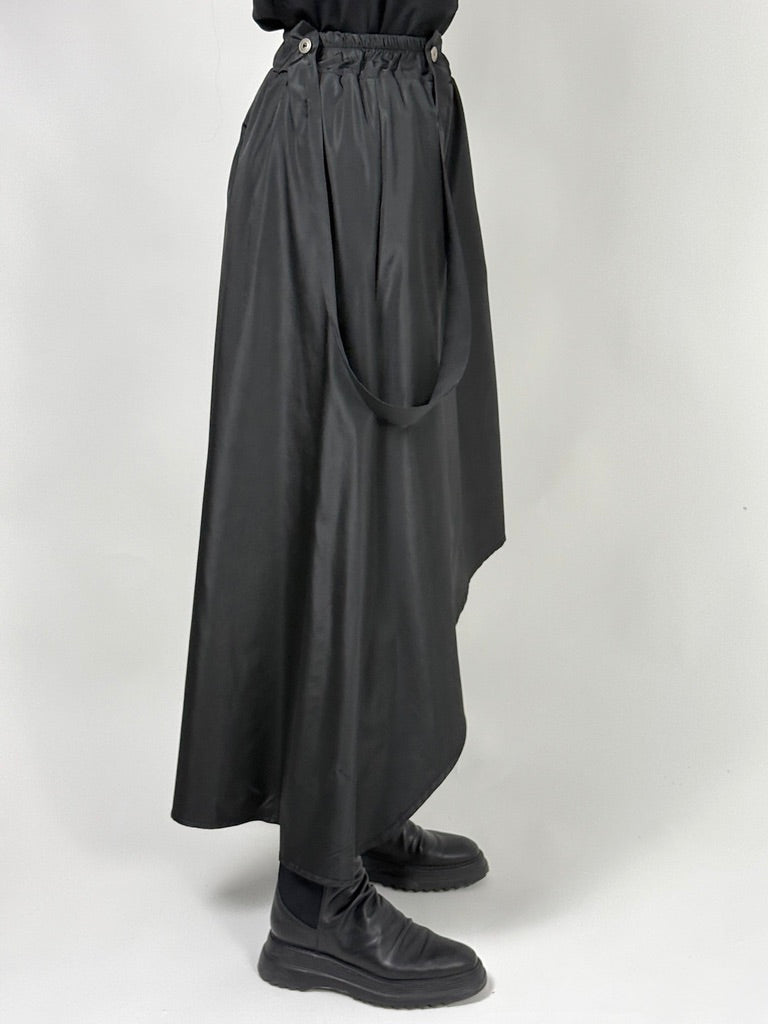 Fustă Neagră Asimetrică Convertibilă cu Bretele | Talie Unică | Qarma