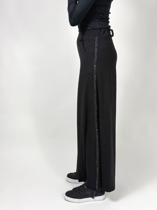 Pantaloni Largi Negri cu Vipușcă Laterală | Talie Unică | Qarma