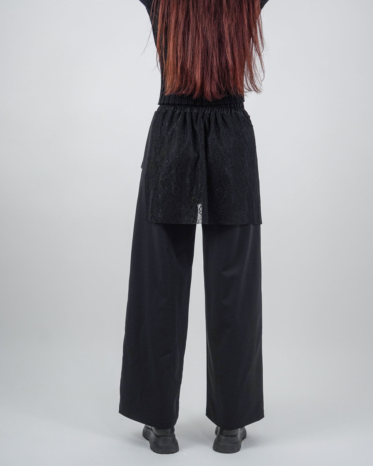 Pantaloni Negri cu Fustă de Dantelă (S-XL)