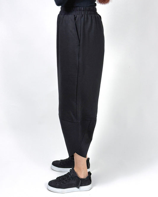 Pantaloni Negri cu Croială Lalea (Tulip) | Talie Unică | Qarma