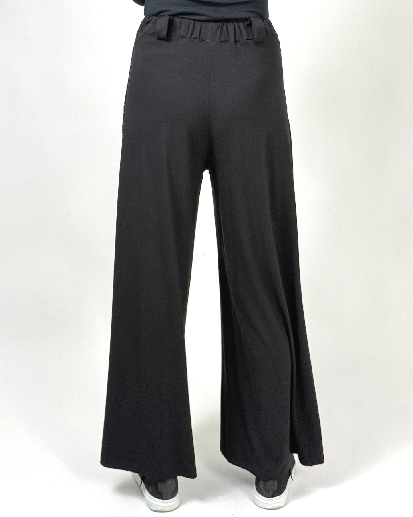 Pantaloni Largi Negri cu Vipușcă Laterală | Talie Unică | Qarma