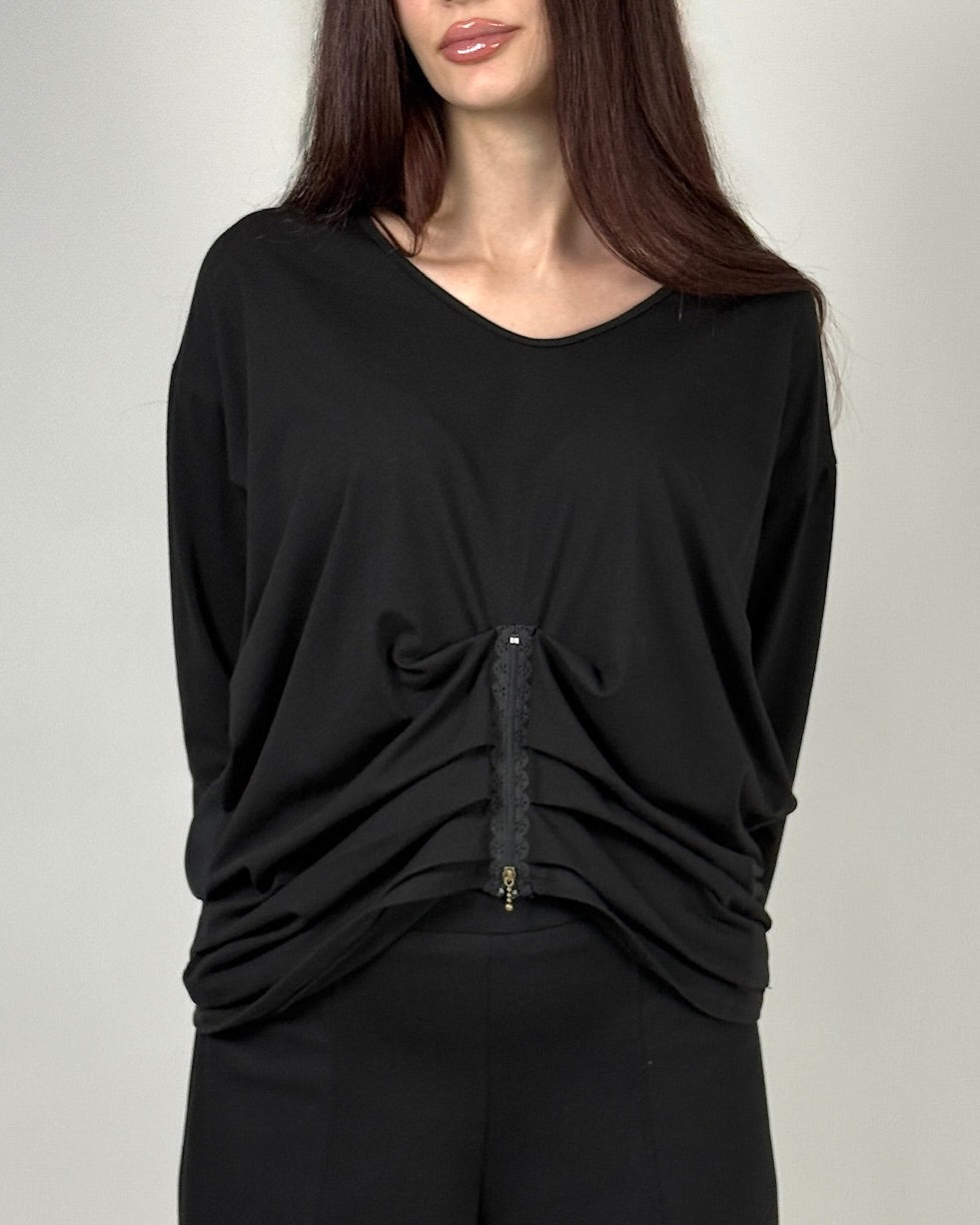 Bluză Neagră cu Fermoar Central și Drapaj | Talie Unică | Qarma