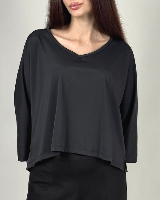 Bluză Neagră Fluidă cu Decolteu V | Talie Unică | Qarma