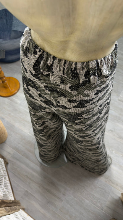 Pantaloni Largi Camo cu Talie Înaltă | O Singură Mărime (S-XL) | Qarma