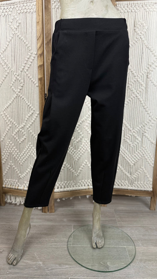 Pantaloni Dama – Croiala Dreapta cu Pense Laterale