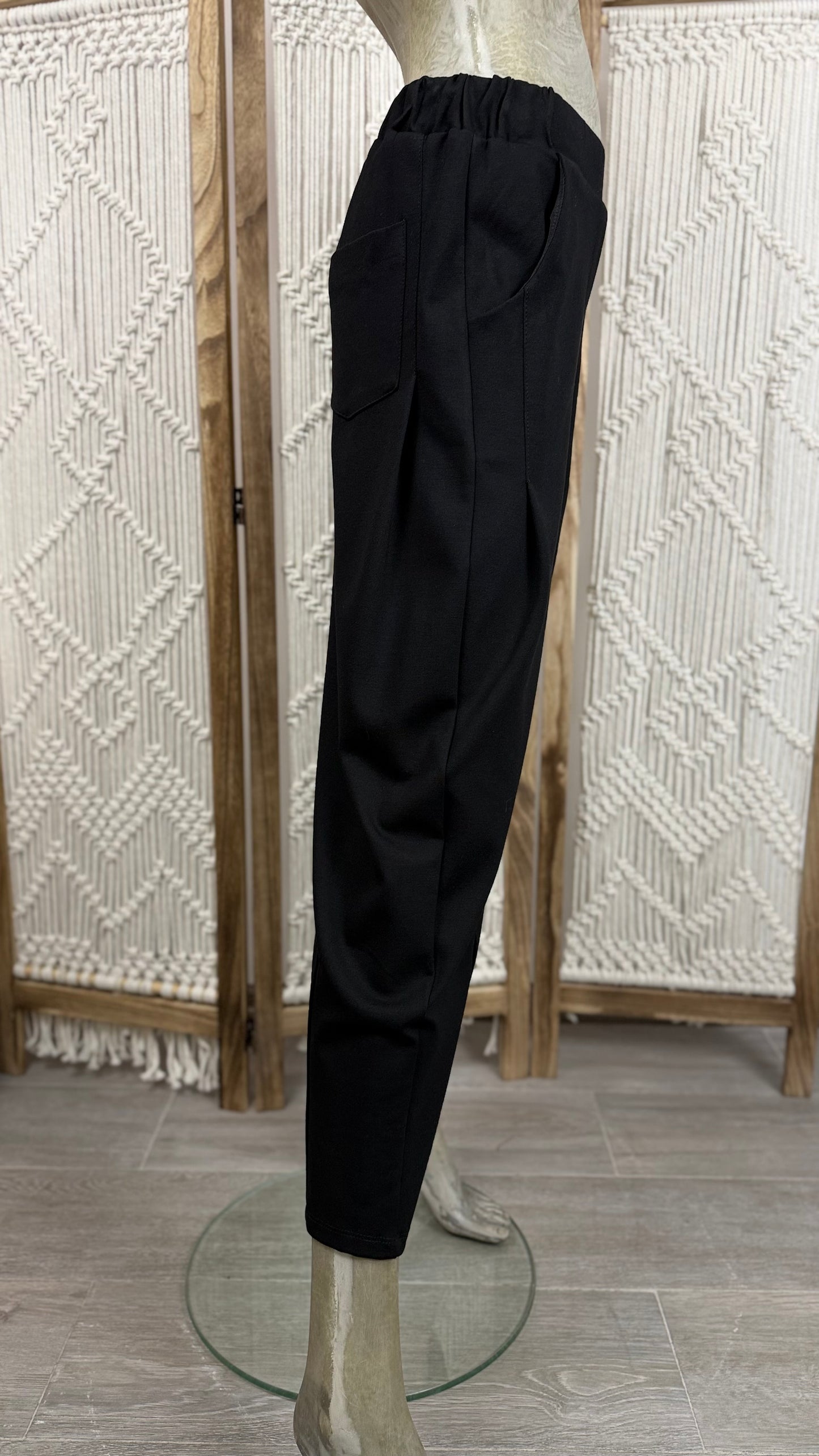 Pantaloni Dama – Croiala Dreapta cu Pense Laterale