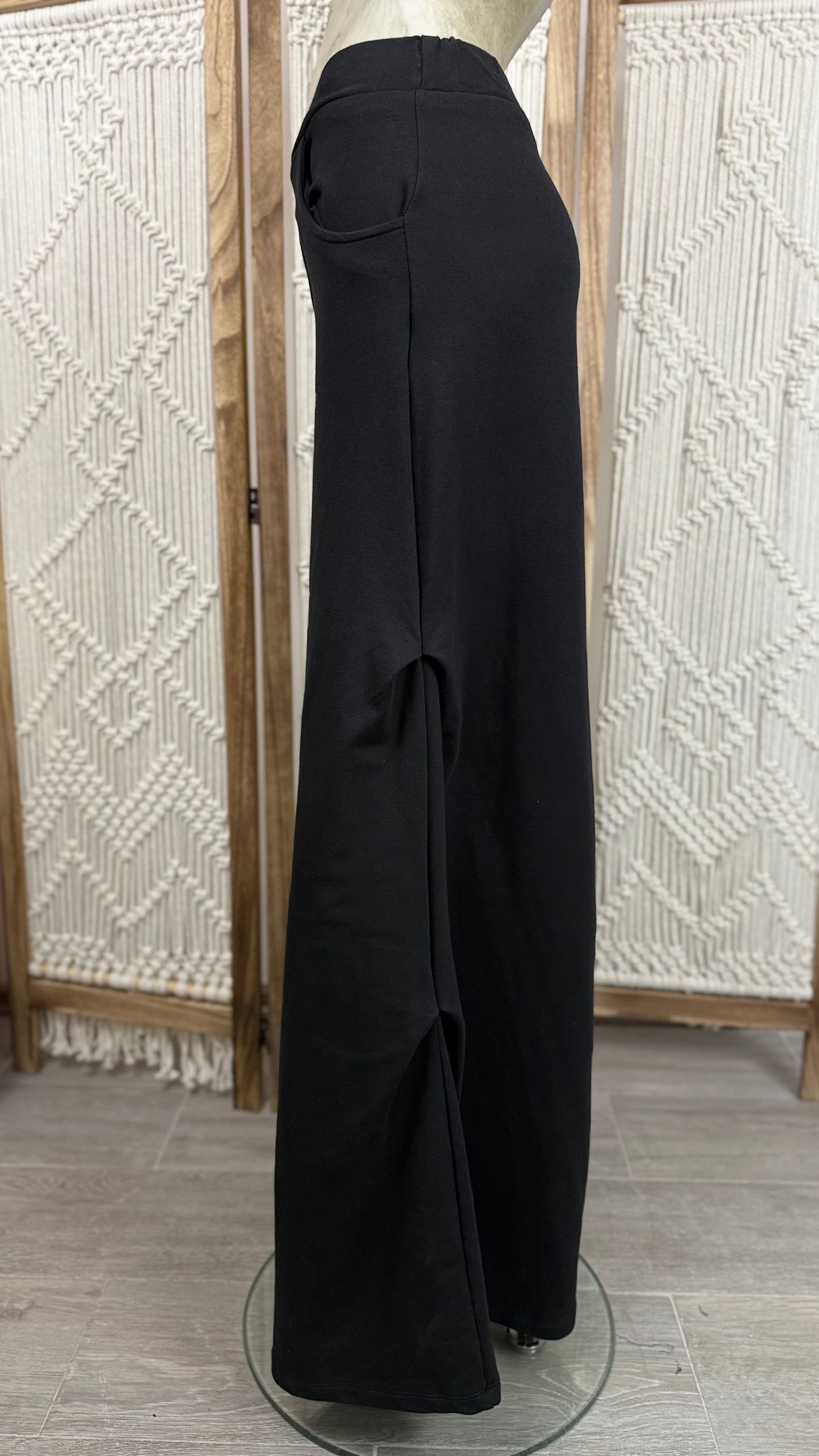 Pantaloni Dama – Prindere Laterala si Croi Asimetric