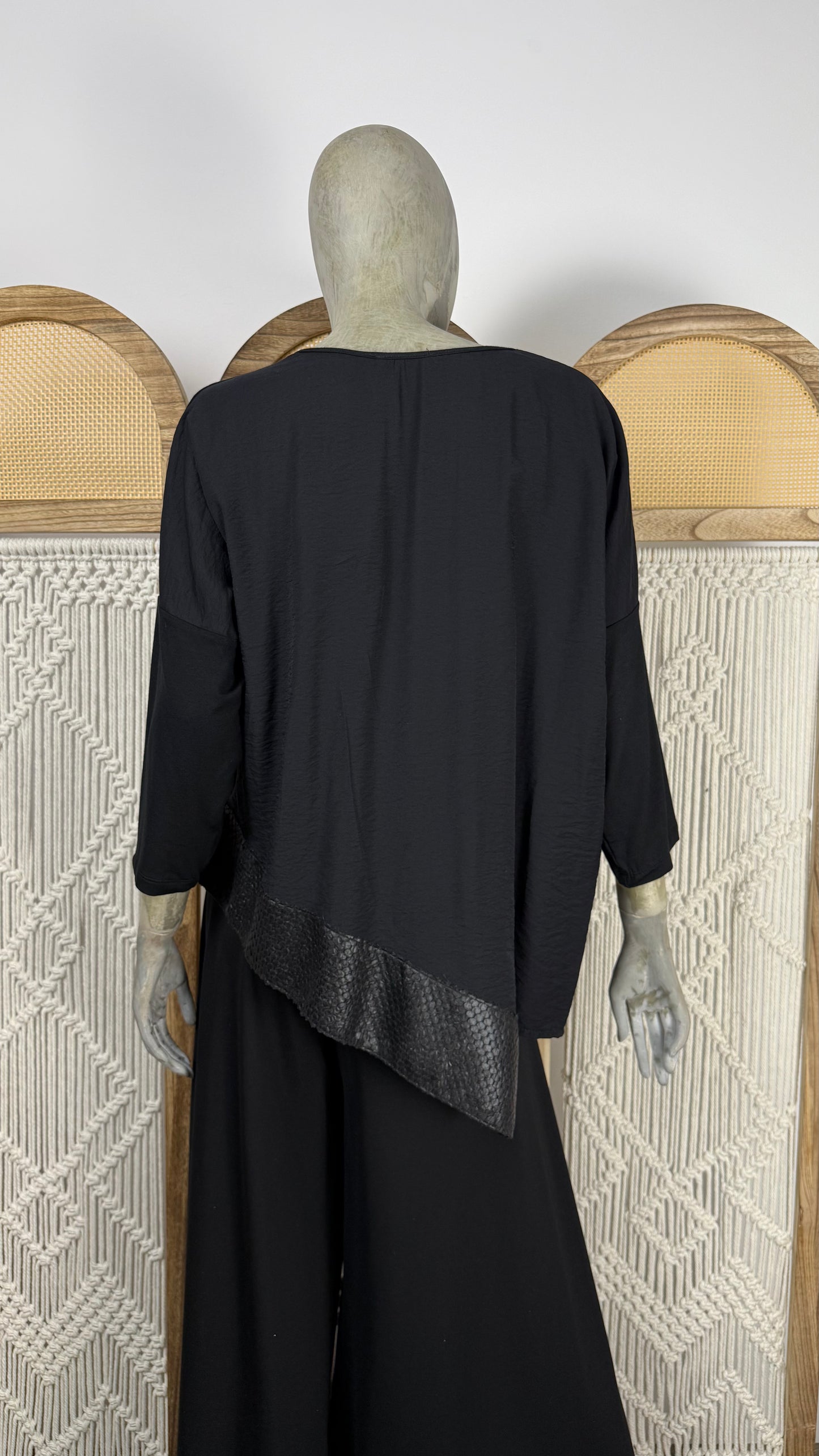 BLUZA BORDURA ASIMETRICA DIN PIELE