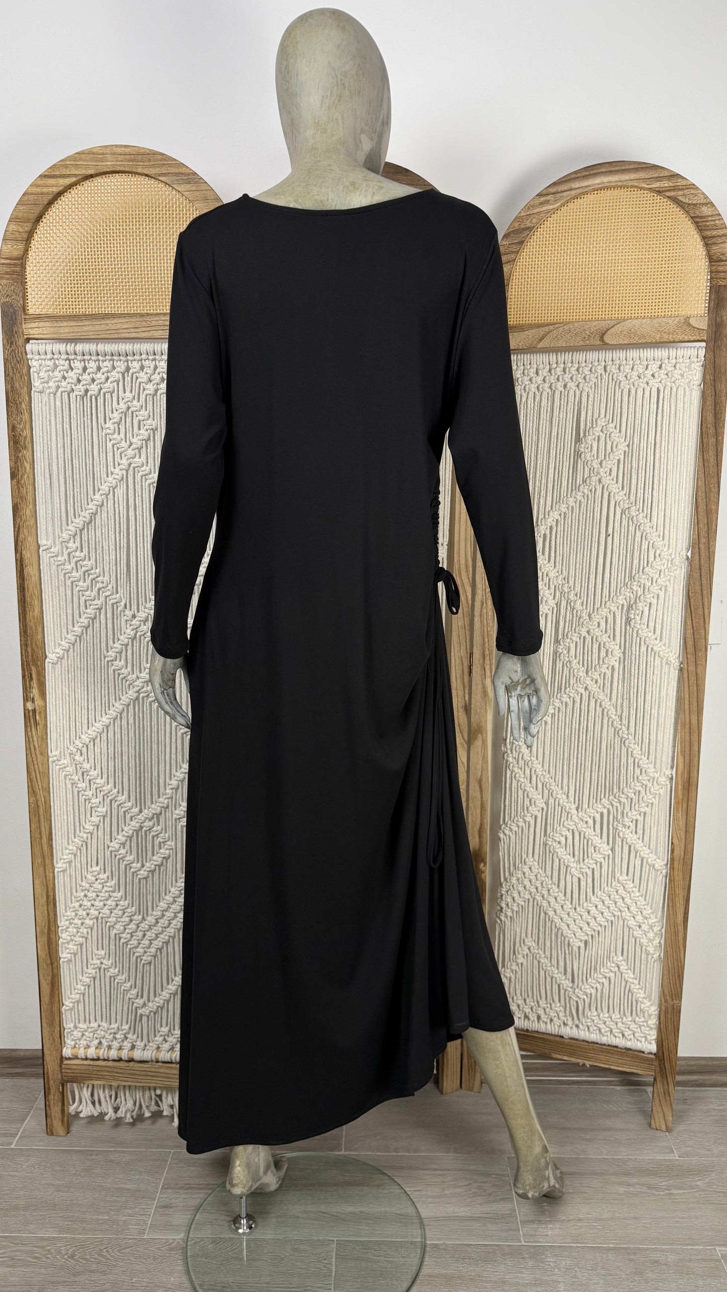 Rochie neagra lunga cu snur si maneca lunga