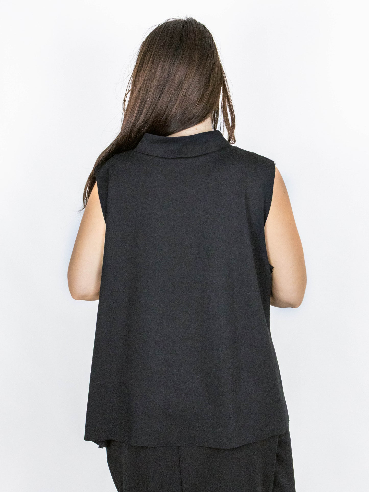 Capă Neagră Asimetrică cu Linie Structurală (S-XL)
