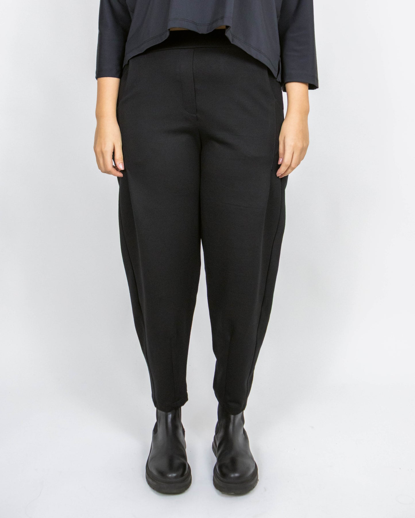 Pantaloni Negri Structurați cu Pense Oblice | Mărime Universală (S-XL) | Qarma