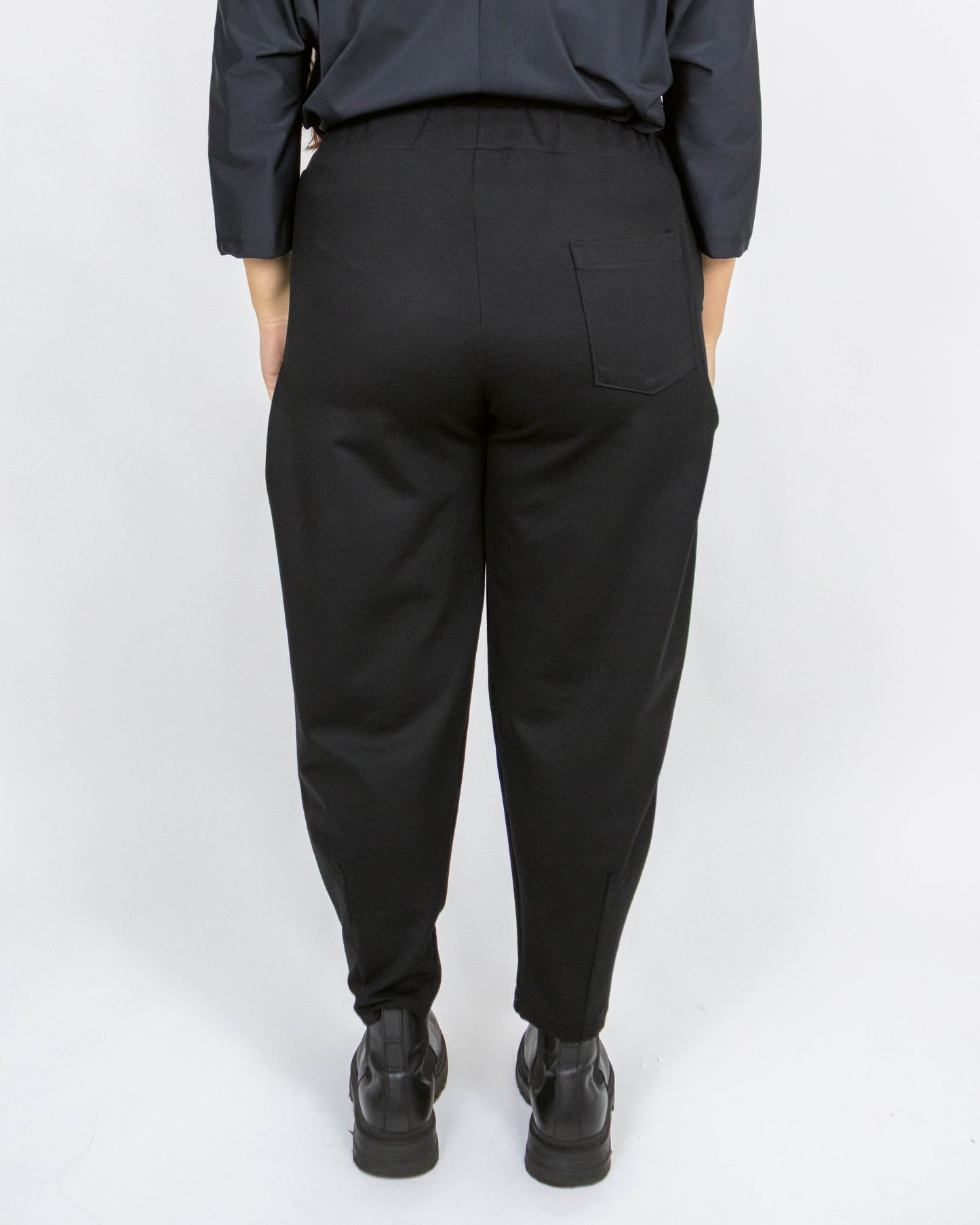 Pantaloni Negri Structurați cu Pense Oblice | Mărime Universală (S-XL) | Qarma