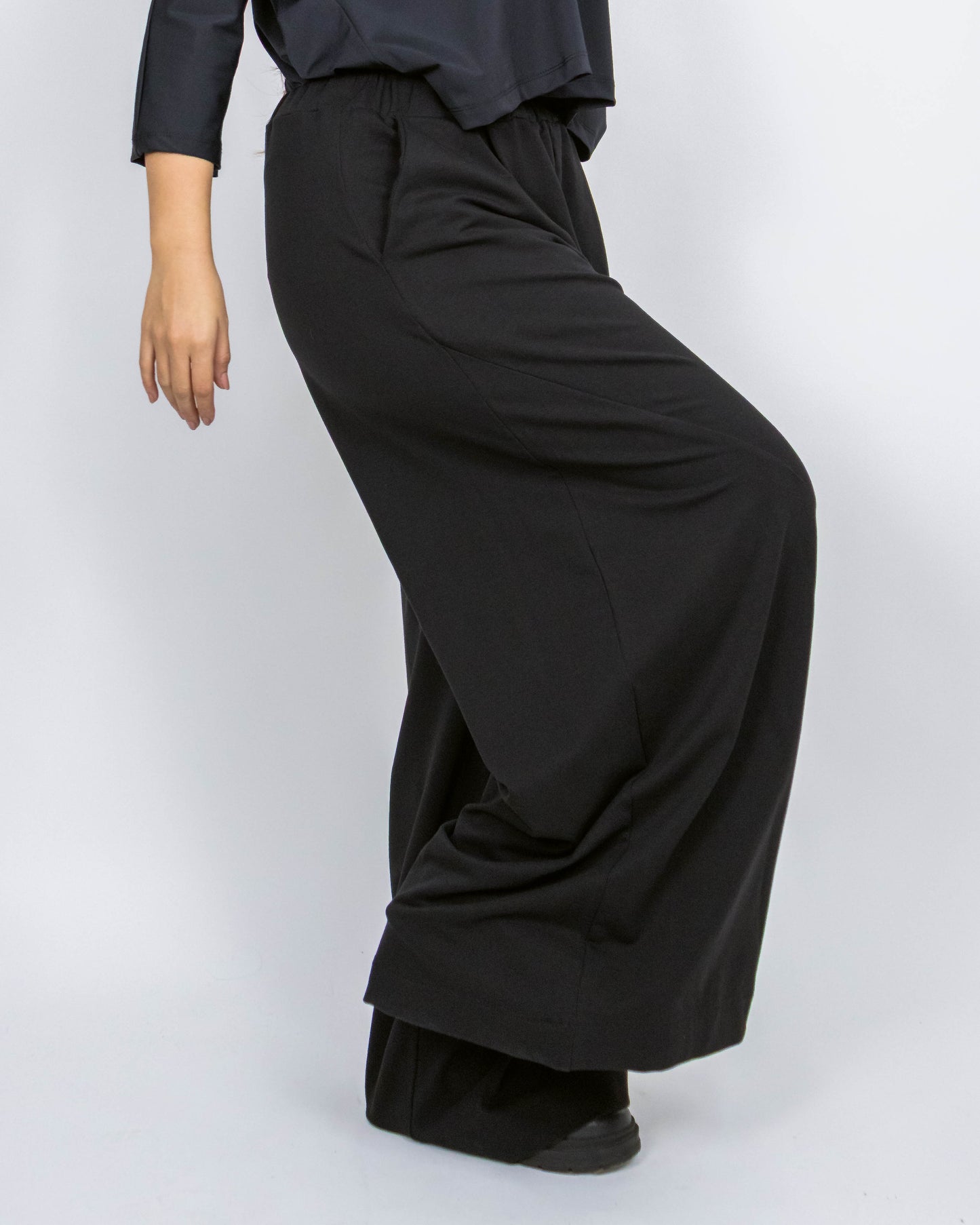 Pantaloni Negri Ampli Tip Palazzo | Mărime Universală (S-XL) | Qarma