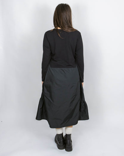 Rochie Neagră Mix Texturi & Volane | Mărime Universală (S-XL) | Qarma