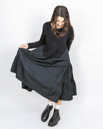 Rochie Neagră Mix Texturi & Volane | Mărime Universală (S-XL) | Qarma