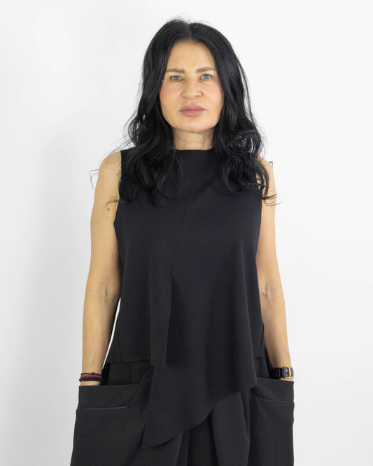 Capă Neagră Asimetrică cu Fermoar la Spate | Mărime Universală (S-XL) | Qarma