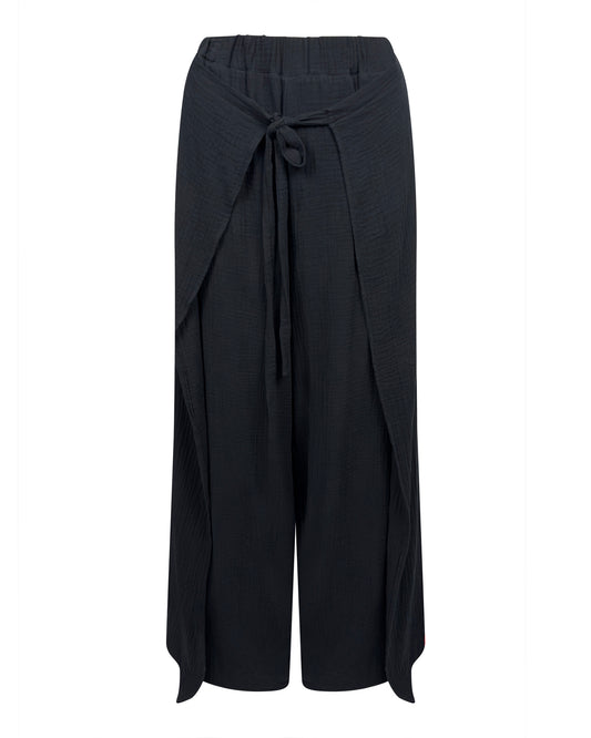 Pantaloni largi din muselina cu slit lateral si cordon – negru