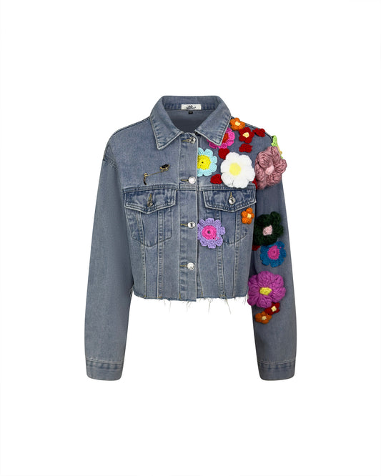 Jacheta denim albastra cropped cu flori crosetate - simpla / accesorizata manual