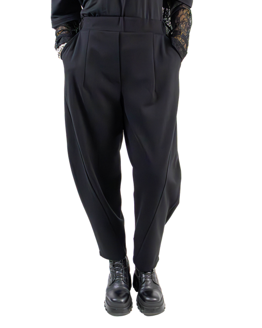 Pantaloni Negri Croială Banana cu Cusături Răsucite (Balloon Fit) | Mărime Universală (S-XL) | Qarma