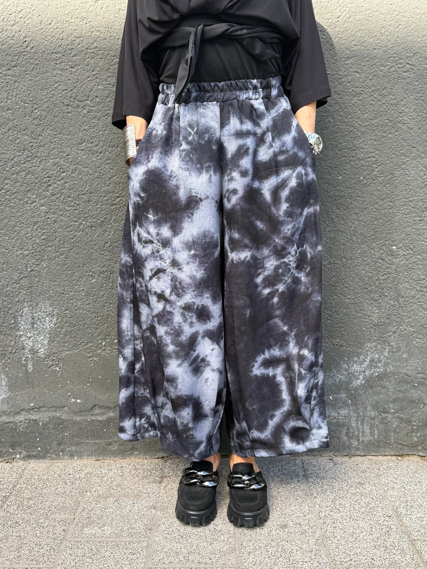 Pantaloni Culottes Arhitecturali cu Print Marble (S-XL)