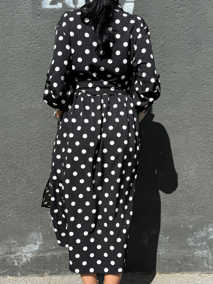 Rochie Cămașă Neagră cu Buline Albe și Lungime Asimetrică (S-XL)