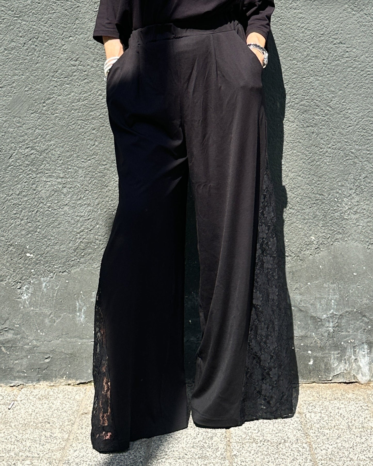 Pantaloni Eleganți Wide-Leg cu Pense și Inserție de Dantelă (S-XL)