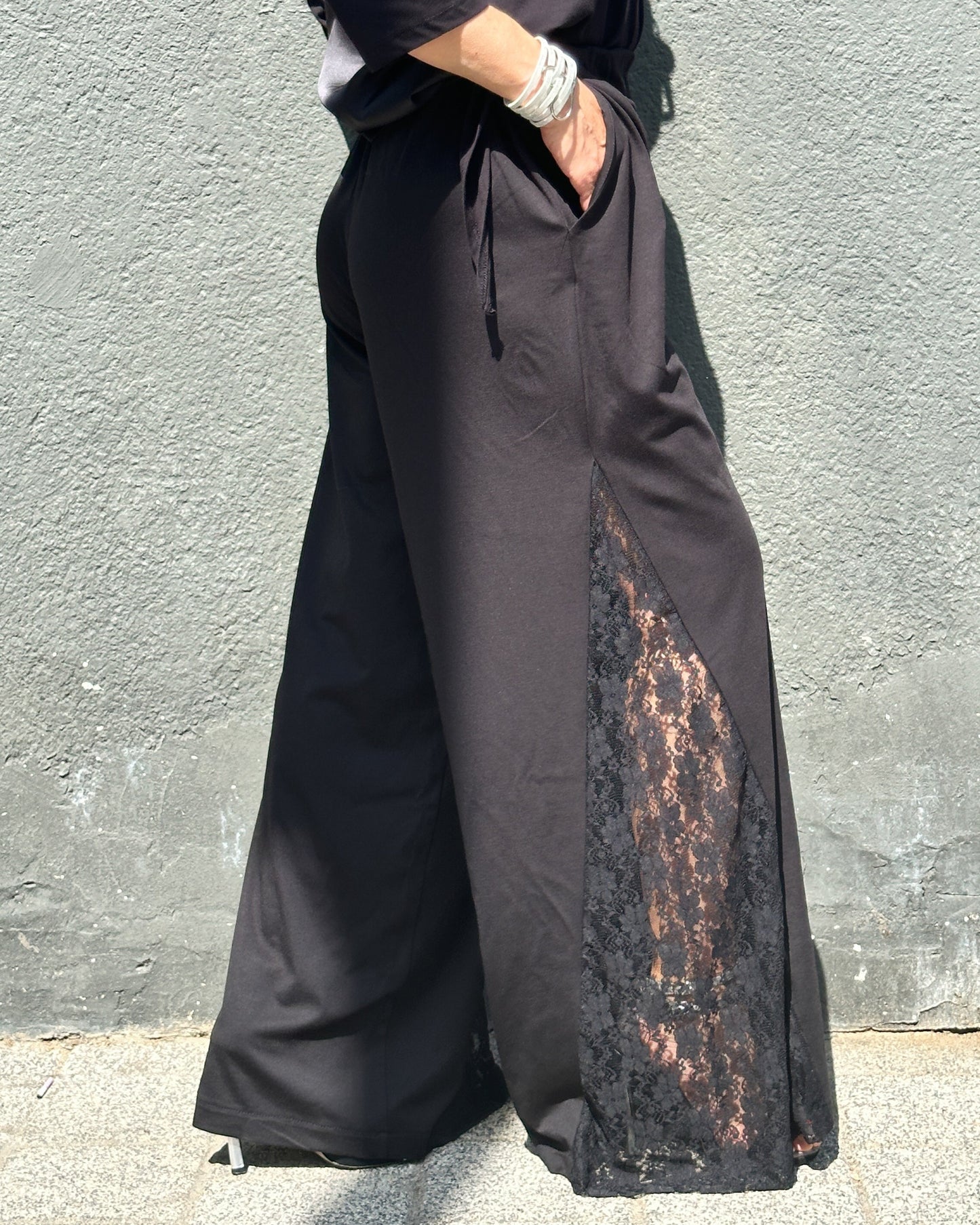 Pantaloni Eleganți Wide-Leg cu Pense și Inserție de Dantelă (S-XL)