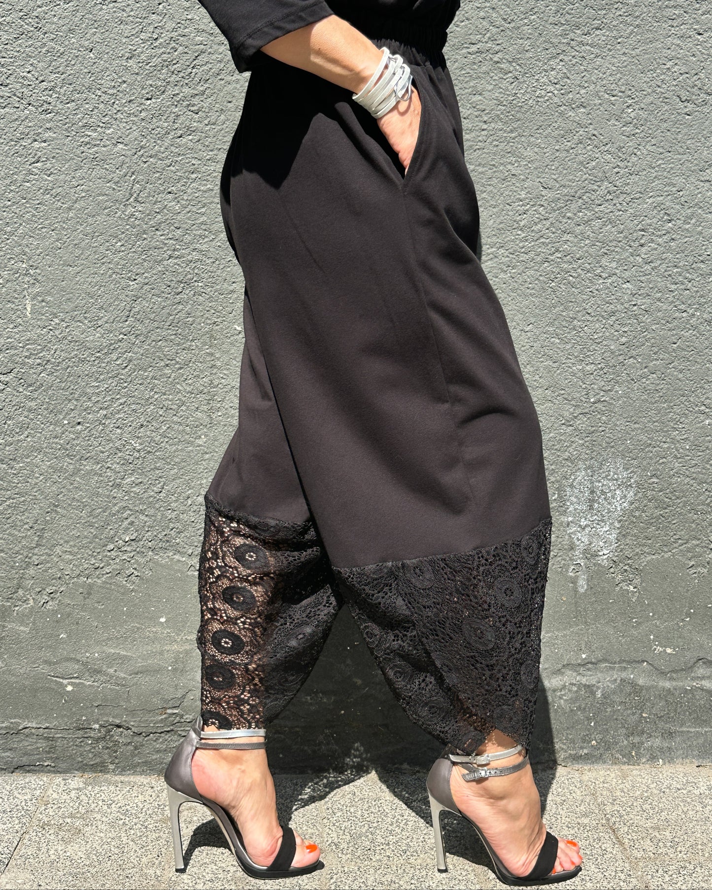 Pantaloni Tip Lalea din Bumbac cu Dantelă (S-XL)