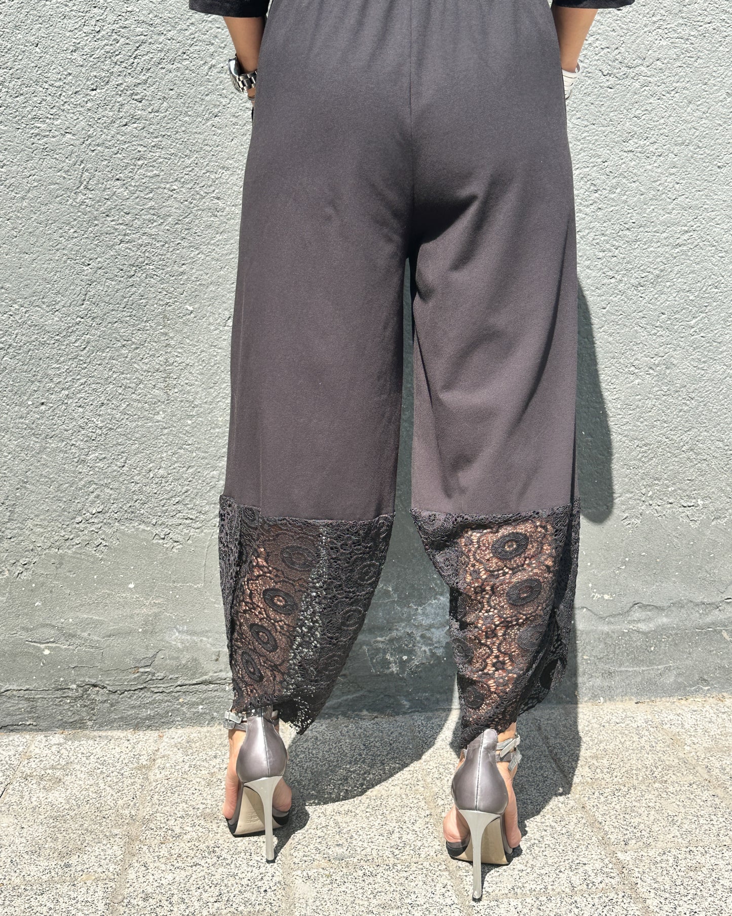 Pantaloni Tip Lalea din Bumbac cu Dantelă (S-XL)