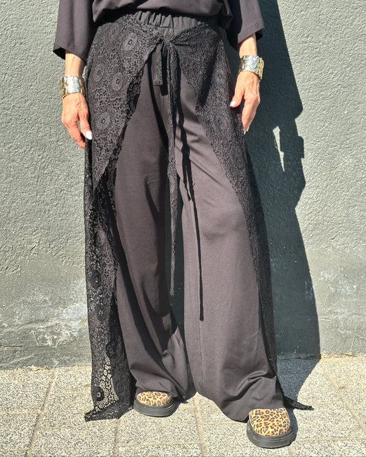 Pantaloni Wide-Leg Petrecuți cu Dantelă și Șnur (S-XL)