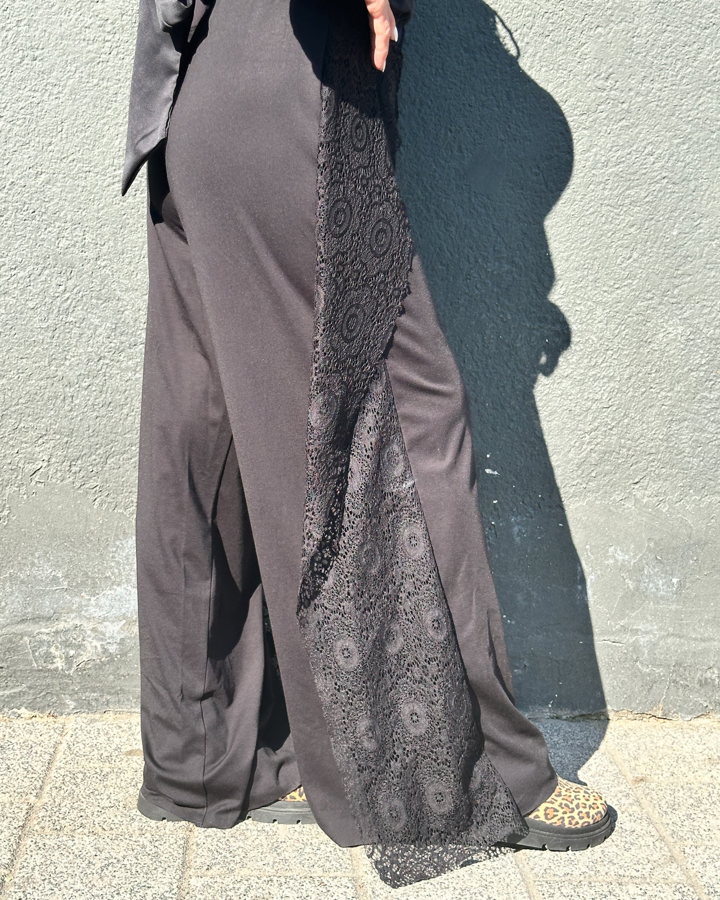 Pantaloni Wide-Leg Petrecuți cu Dantelă și Șnur (S-XL)