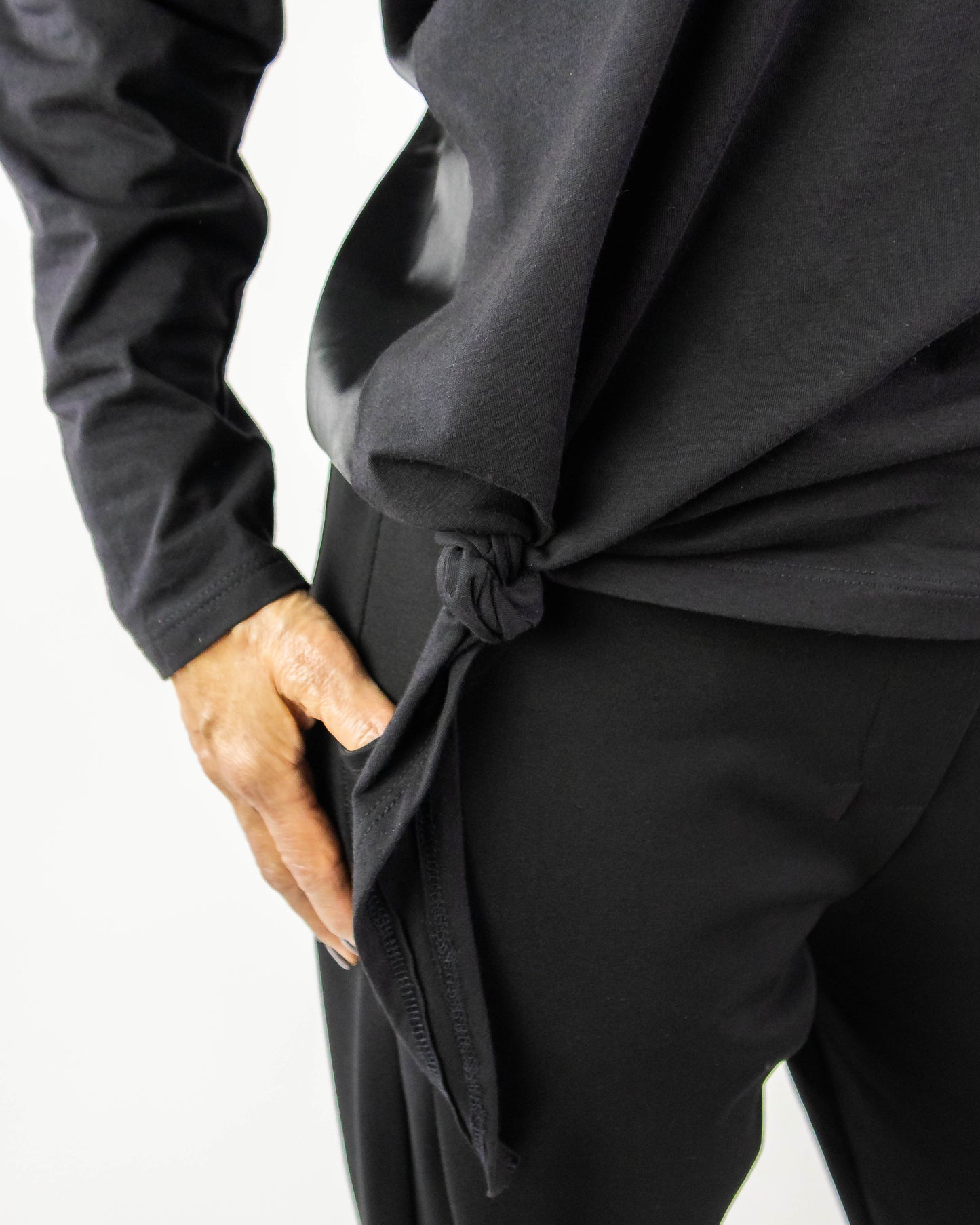 Bluză Neagră cu Nod Asimetric și Textură Duală (S-XL)