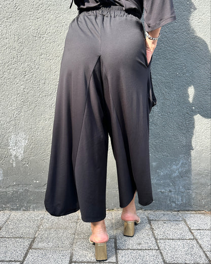 Pantaloni Negri Căzuți cu Buzunare din Dantelă (S-XL)